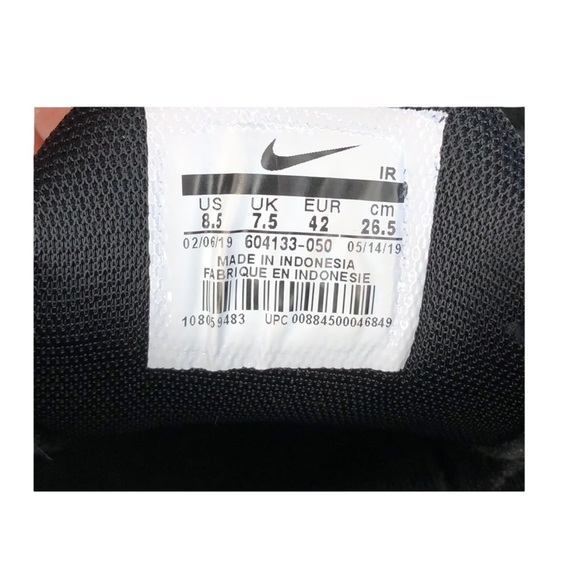 Nike Air Max Plus Triple Black Sneakers - Picture 9 of 10